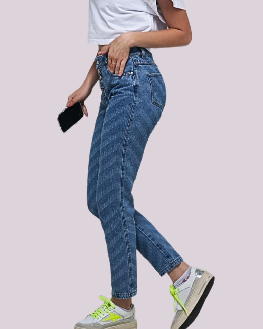JEAN TIRO ALTO BOTA SEMI AJUSTADA (MOM FIT)