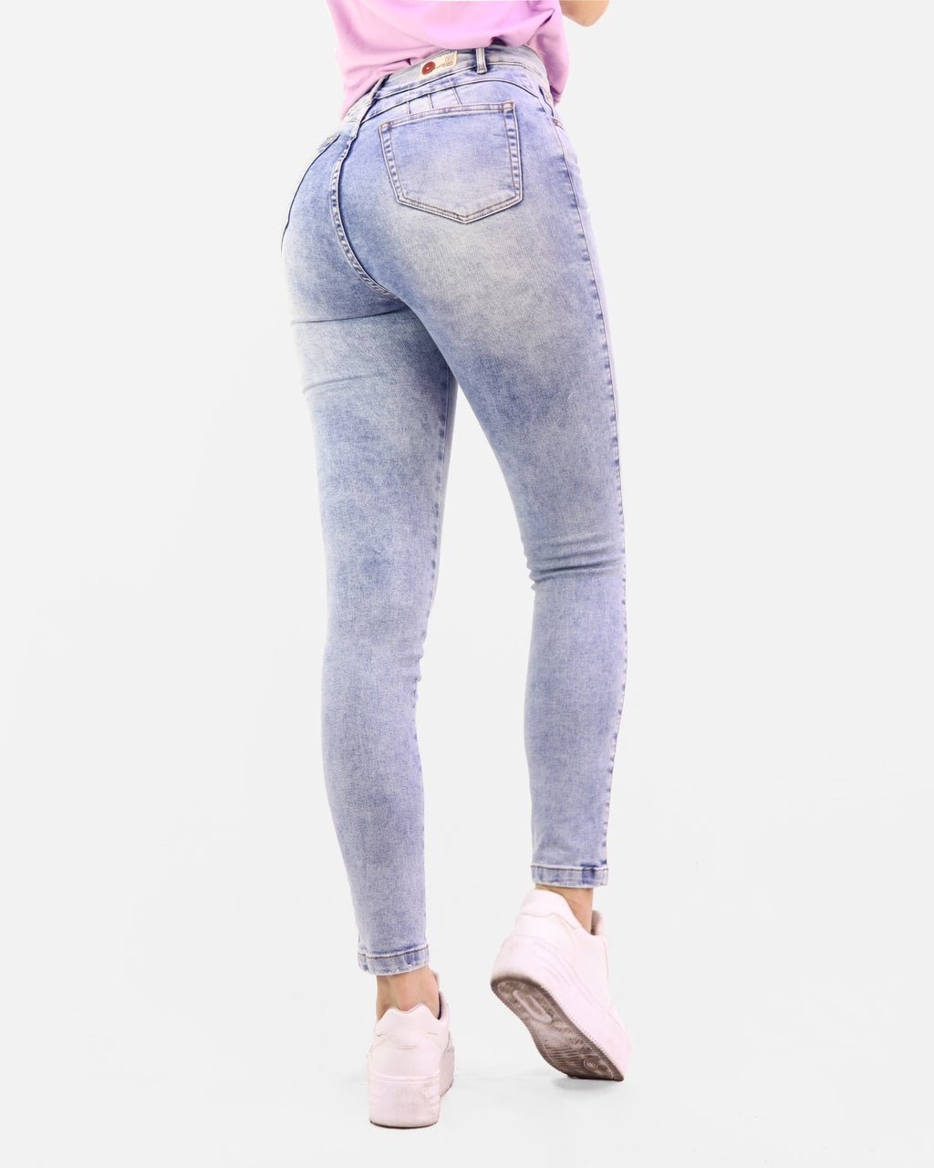 JEAN TIRO ALTO AJUSTADO SKINNY