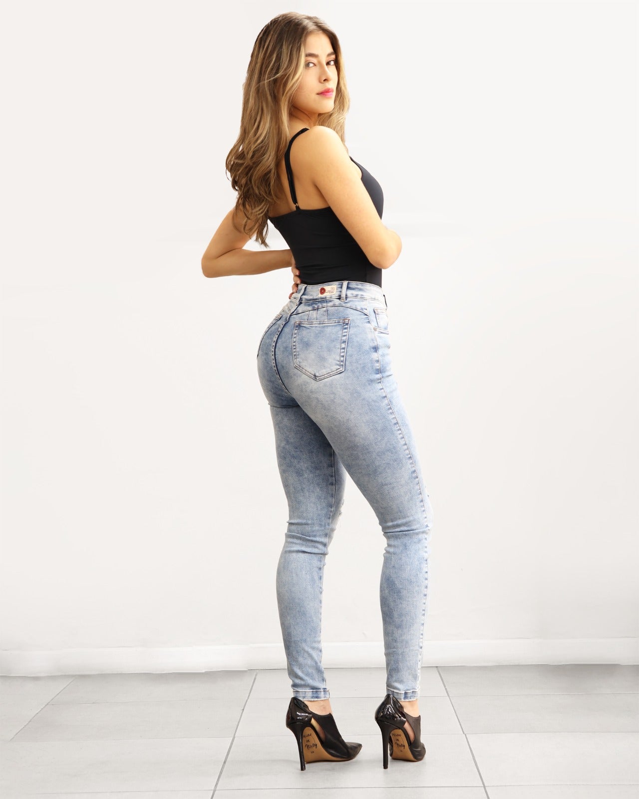 JEAN TIRO ALTO AJUSTADO SKINNY