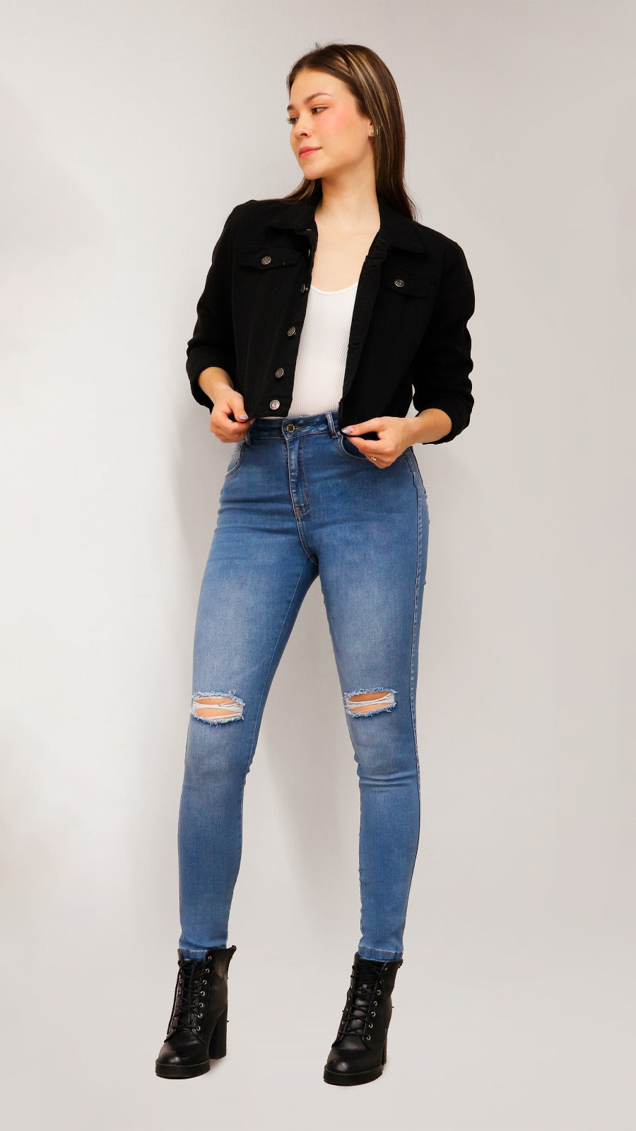 JEAN TIRO ALTO AJUSTADO SKINNY