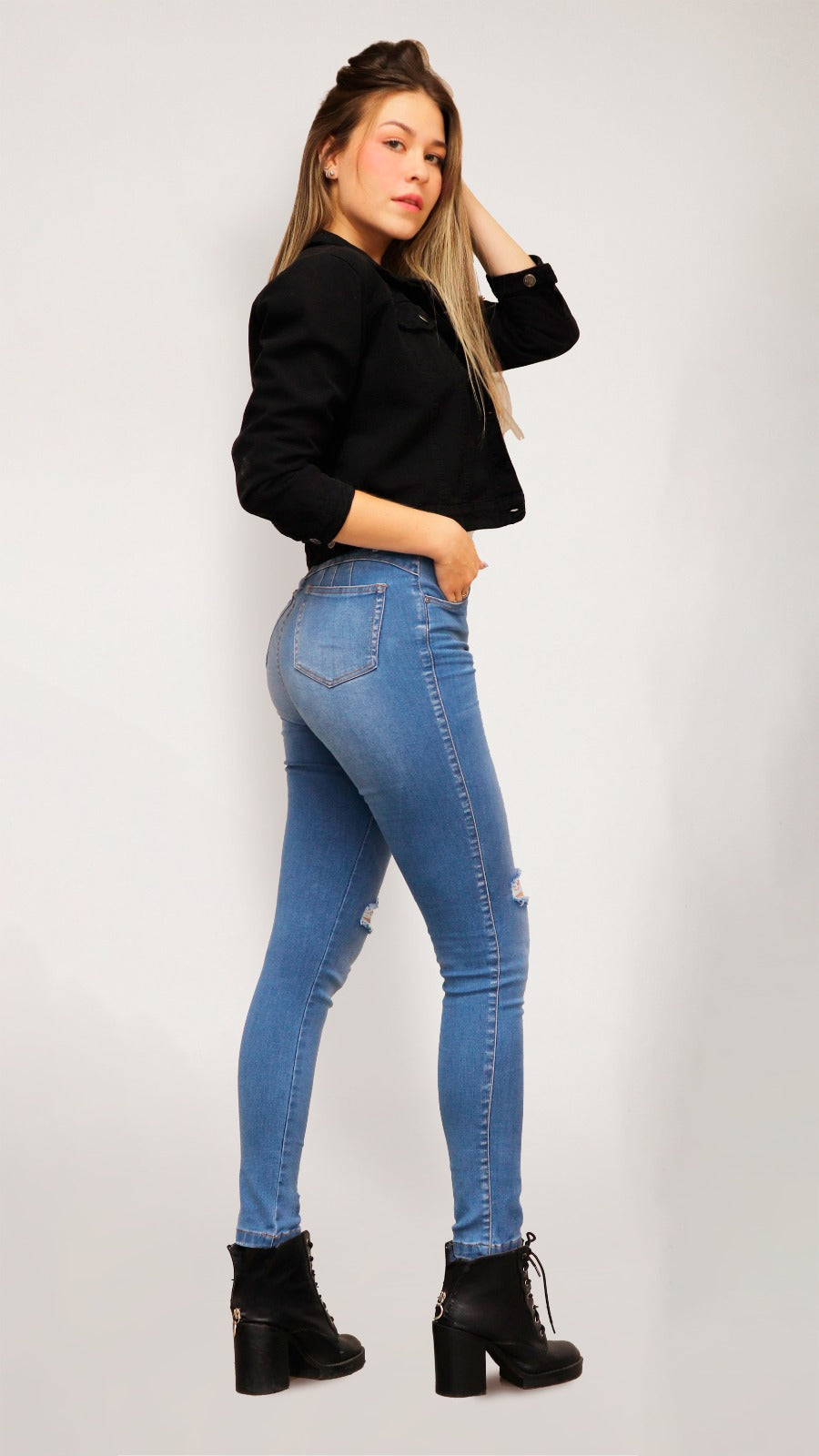 JEAN TIRO ALTO AJUSTADO SKINNY