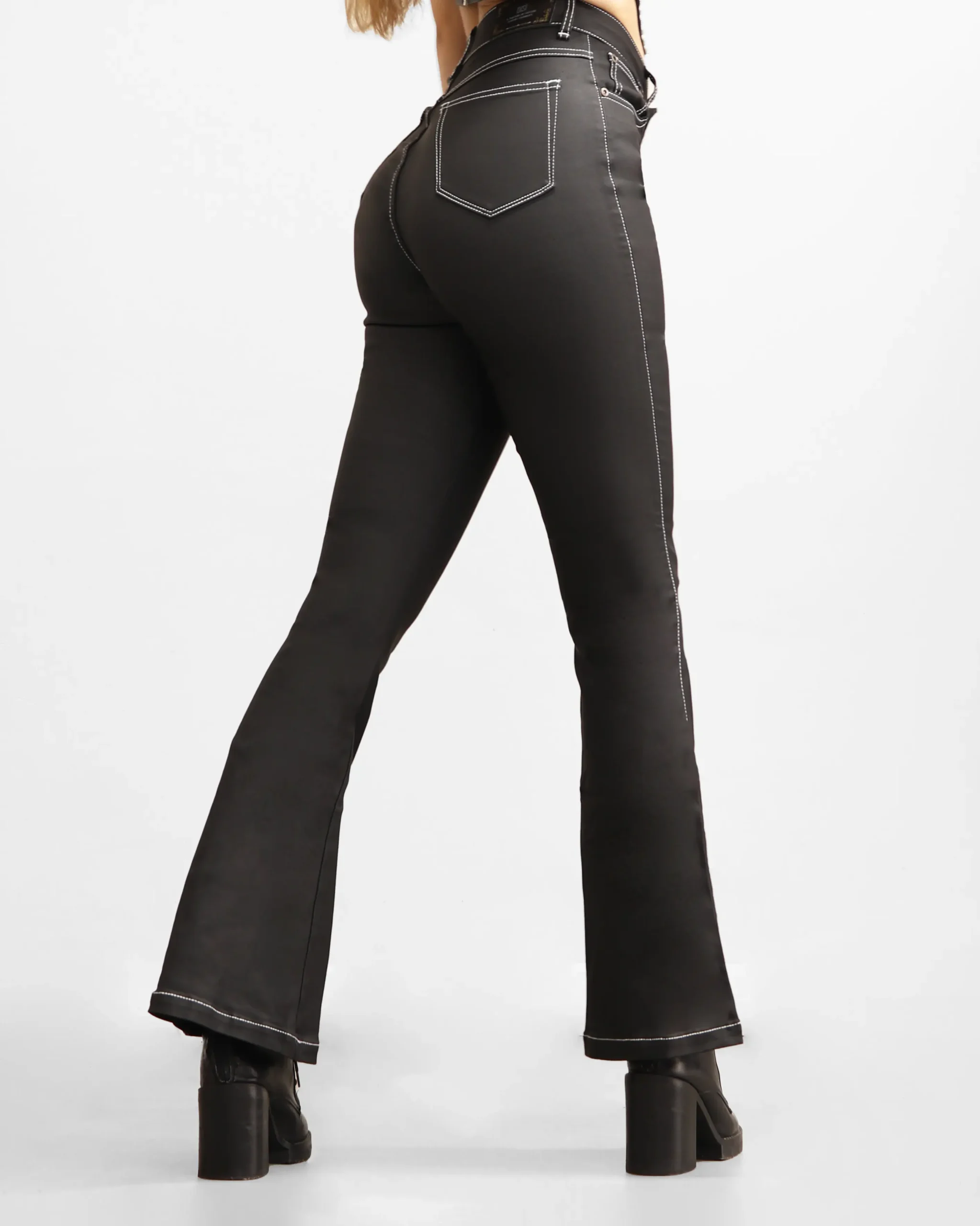 bota campana efecto cuero